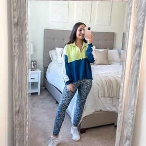 Gilly hicks quarter zip size XS